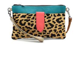 NIKKI WRISTLET