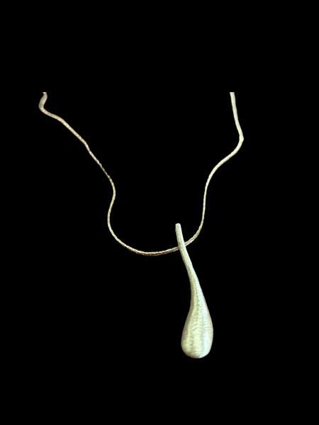 Collar gota sencillo